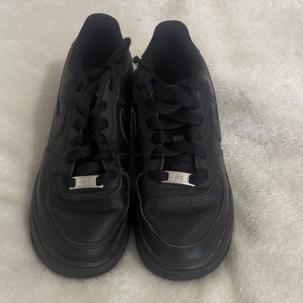 Nike Air Force 1 Low Kids Black Sneakers. Size 4.5Y